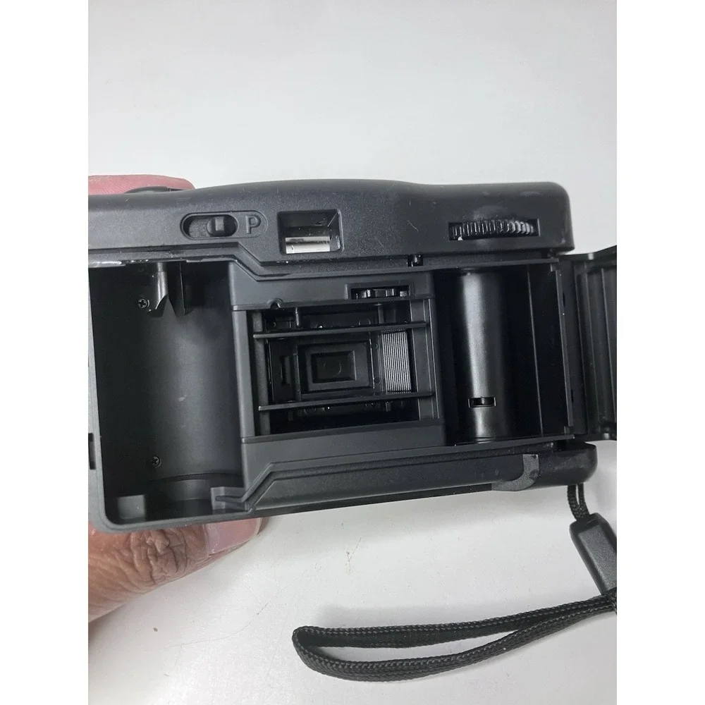 Vivitar Focus Free PN2011 35mm Film Point/Shoot Camera